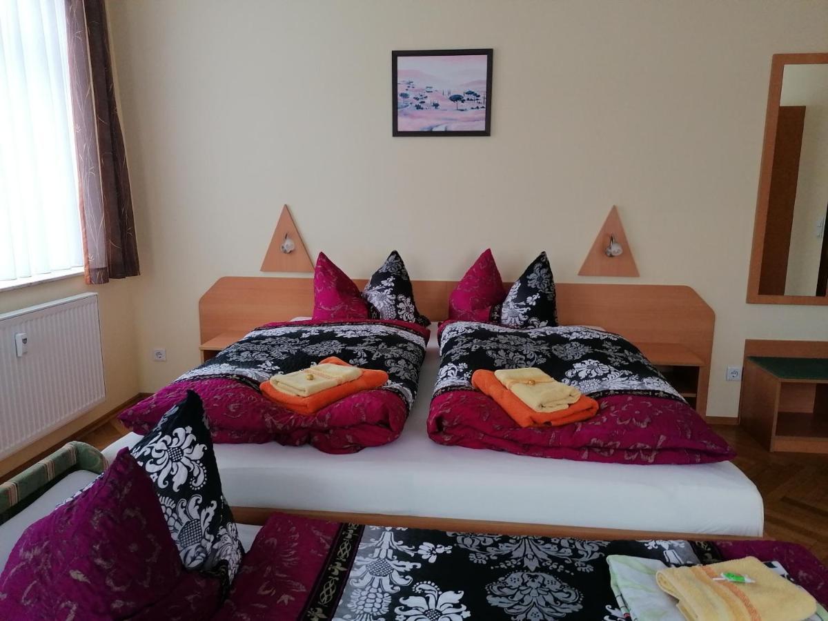 เพนชั่น เชินเนอ Hotel Grossrohrsdorf ห้อง รูปภาพ