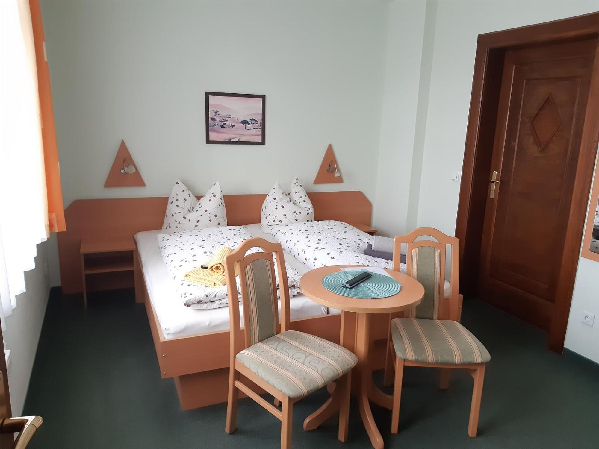 เพนชั่น เชินเนอ Hotel Grossrohrsdorf ห้อง รูปภาพ